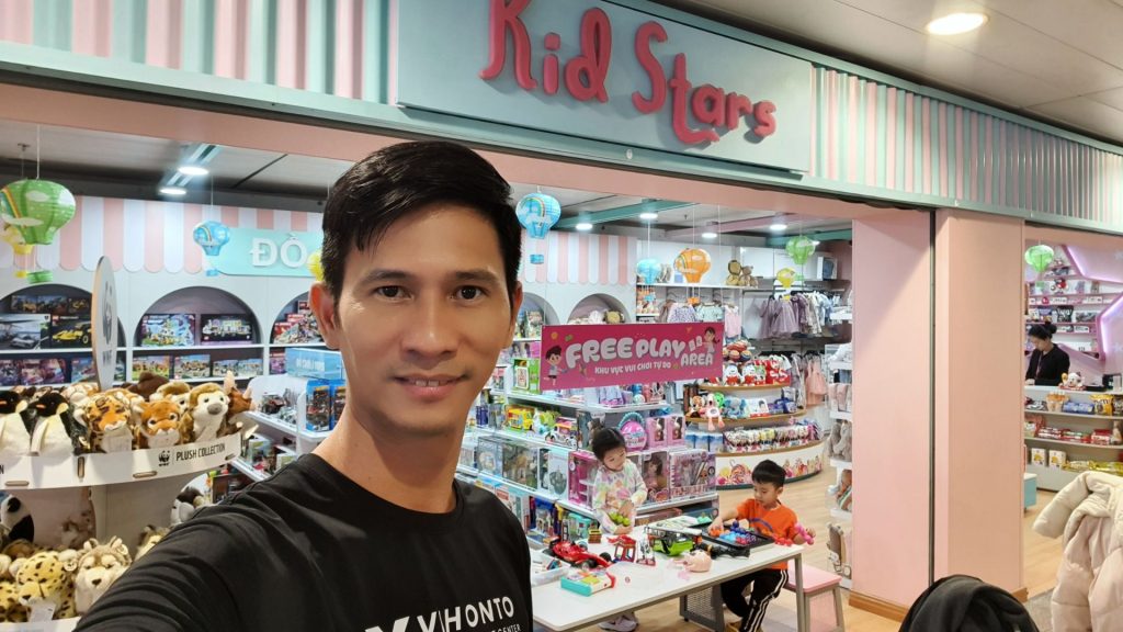 Khu vực chơi tự do của Kid Stars